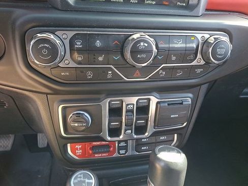 Used 2021 Jeep Wrangler Unlimited Rubicon AWD/4WD image 16