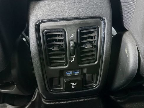 Used 2020 Jeep Grand Cherokee Limited AWD/4WD image 32