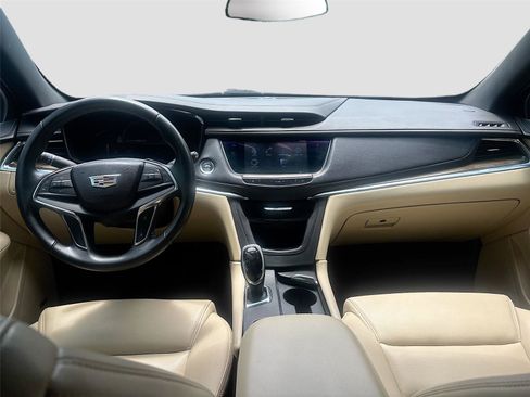 Used 2017 Cadillac XT5 Premium Luxury FWD image 14