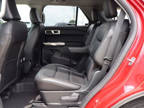 Used 2023 Ford Explorer XLT w/ Equipment Group 202A image 11