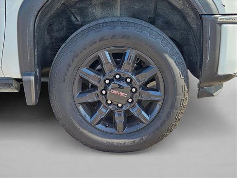 Used 2024 GMC Sierra 2500 AT4 w/ AT4 Premium Plus Package AWD/4WD image 10