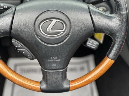 Used 2002 Lexus SC 430 Convertible image 18