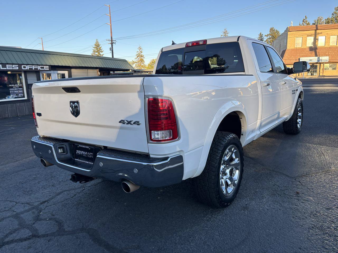 Used 2018 RAM 1500 Laramie w/ Convenience Group AWD/4WD image 5