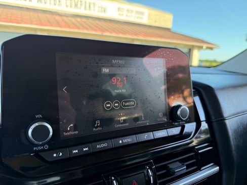 Used 2022 Nissan Pathfinder SV FWD image 34