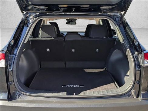 Used 2024 Toyota Corolla Cross LE image 6