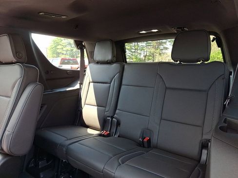 Used 2022 GMC Yukon Denali w/ Denali Premium Package AWD/4WD image 10