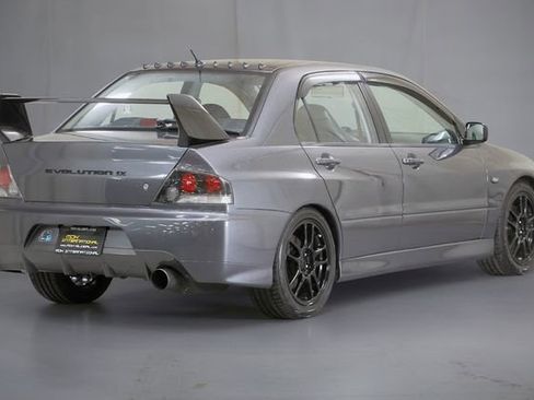 Used 2006 Mitsubishi Lancer Evolution AWD/4WD image 2