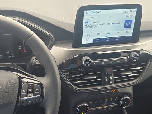 Used 2023 Ford Escape Active w/ Cold Weather Package image 14