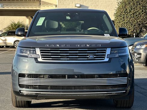 New 2025 Land Rover Range Rover SV image 8