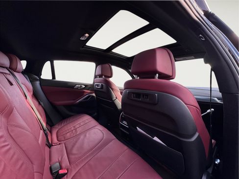 Used 2022 BMW X6 xDrive40i w/ M Sport Package image 21