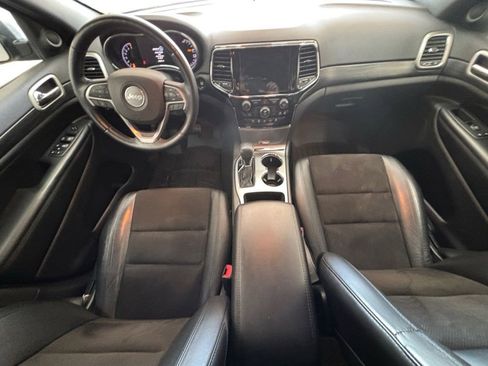 Used 2020 Jeep Grand Cherokee Altitude AWD/4WD image 17