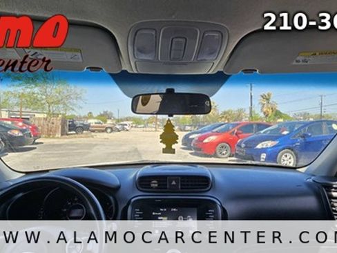 Used 2018 Kia Soul + FWD image 37