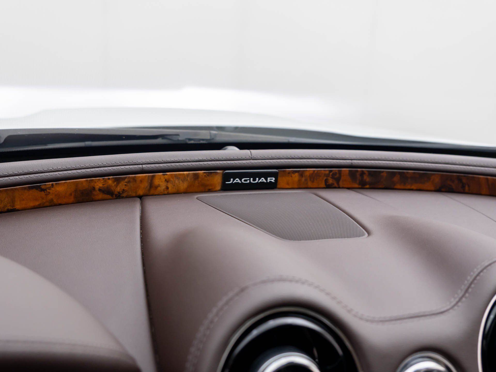 Used 2015 Jaguar XJ AWD image 32