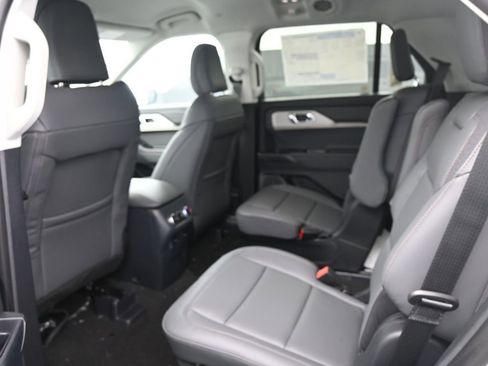 New 2026 Ford Explorer Active w/ Active Comfort Package image 32