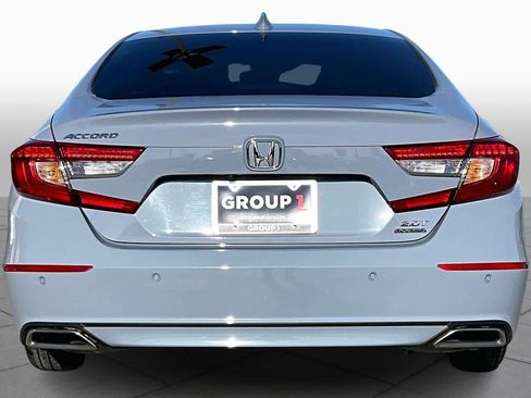 Used 2021 Honda Accord Touring image 4