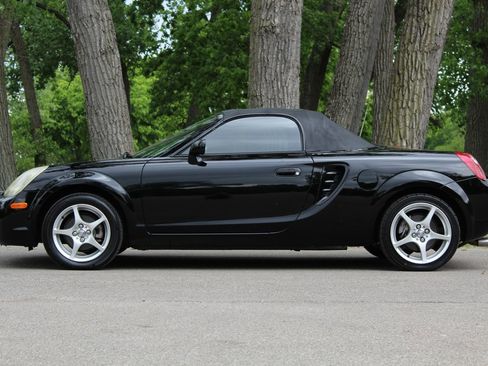 Used 2003 Toyota MR2 RWD image 4