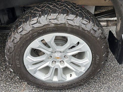 Used 2025 Chevrolet Silverado 1500 LTZ w/ LTZ Premium Package AWD/4WD image 13