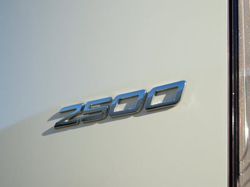 Used 2025 Mercedes-Benz Sprinter 2500 image 17