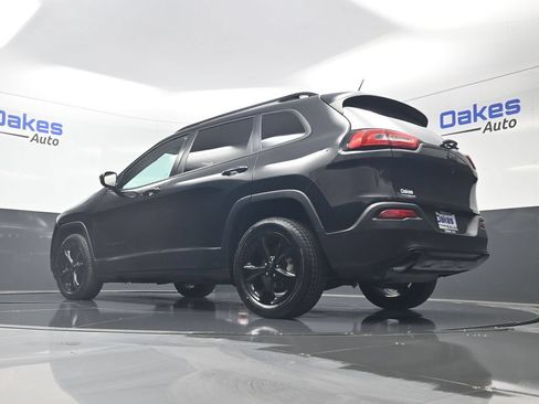 Used 2015 Jeep Cherokee Latitude w/ Comfort/Convenience Group FWD image 40
