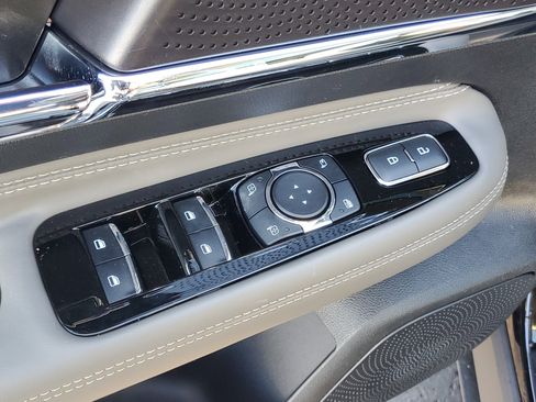 New 2026 Lincoln Corsair Premiere image 10