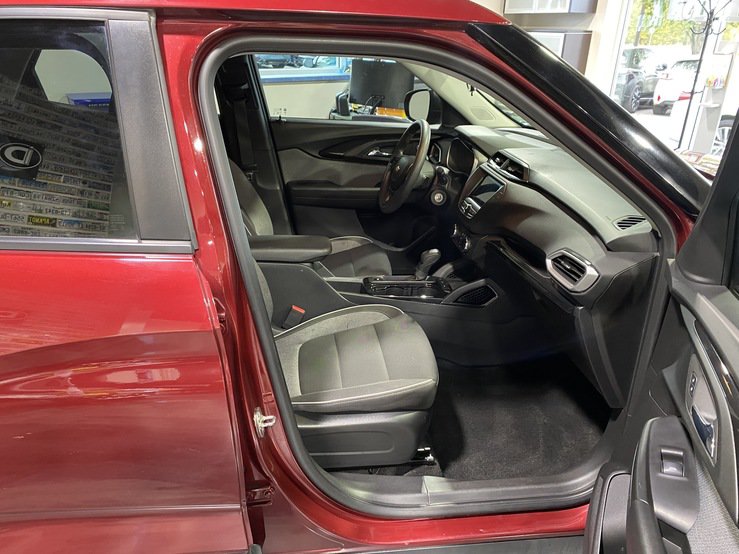 Used 2023 Chevrolet TrailBlazer LS FWD image 18
