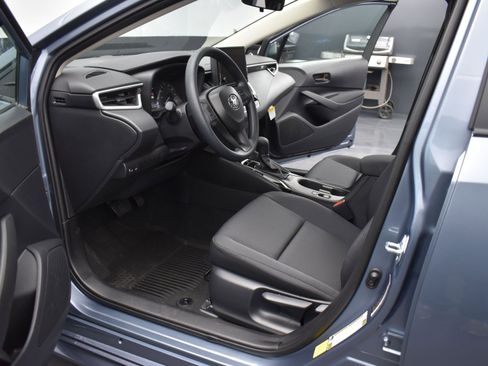 Used 2025 Toyota Corolla LE image 12