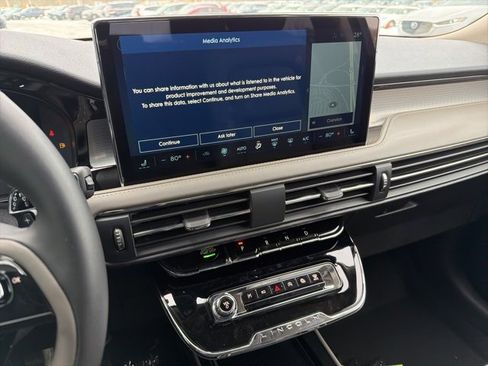 New 2026 Lincoln Corsair Premiere image 11