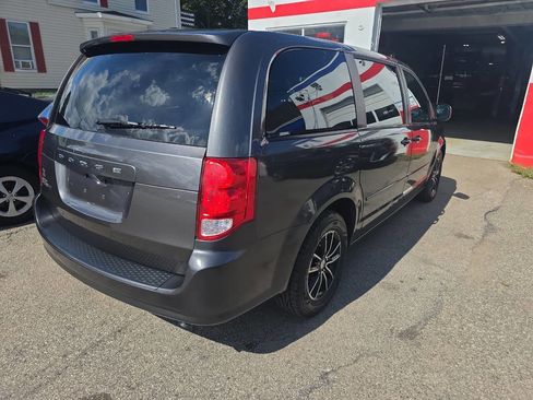 Used 2015 Dodge Grand Caravan SXT w/ Blacktop Package image 3