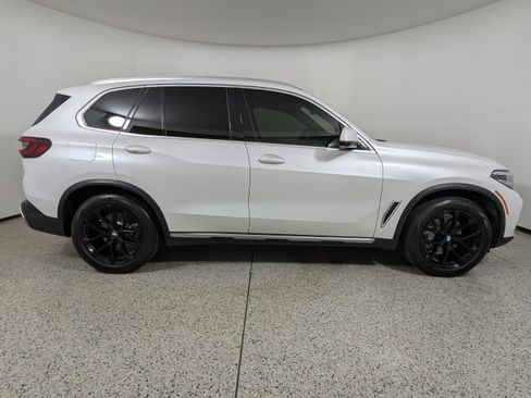 Used 2022 BMW X5 sDrive40i w/ Premium Package image 8