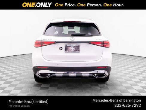 Used 2025 Mercedes-Benz GLC 300 4MATIC image 4