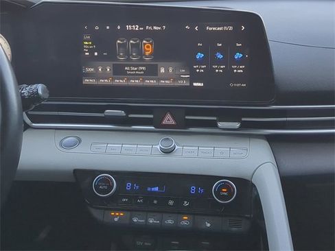Used 2023 Hyundai Elantra Limited w/ Preferred Accessory Package image 16