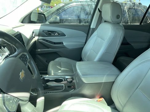 Used 2019 Chevrolet Traverse Premier w/ Driver Confidence II Package FWD image 10