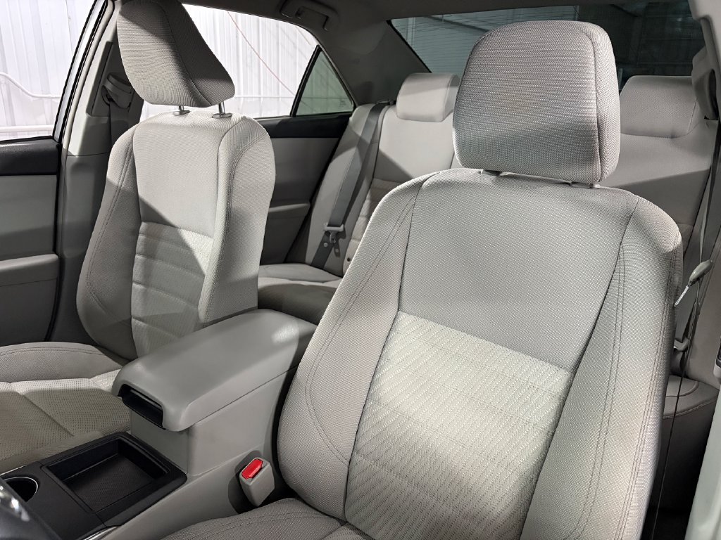 Used 2016 Toyota Camry LE FWD image 31