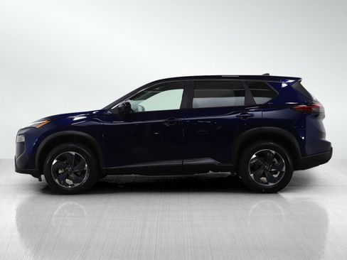Used 2025 Nissan Rogue SV image 2