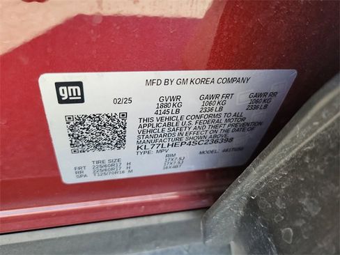 Certified 2025 Chevrolet Trax LT w/ LT Convenience Package image 30