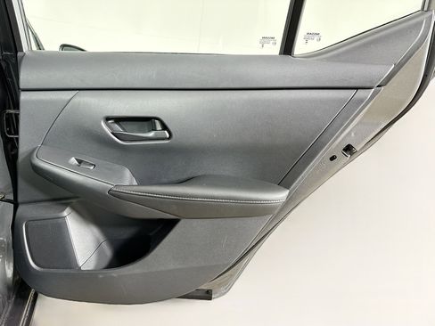 Used 2025 Nissan Sentra SV image 28