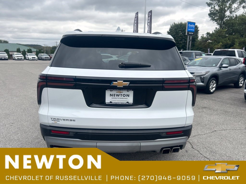 Used 2026 Chevrolet Traverse LT w/ Driver Confidence Package FWD image 39