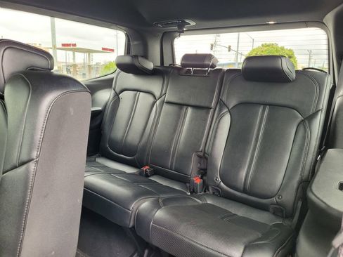 Used 2024 Jeep Wagoneer Series II w/ Flexible Seating Group RWD image 13