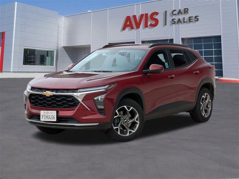 Used 2025 Chevrolet Trax LT w/ LT Convenience Package image 1
