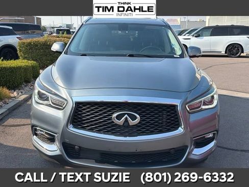 Used 2017 INFINITI QX60 Luxe w/ Premium Plus Package AWD/4WD image 4