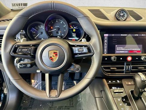 Certified 2026 Porsche Macan AWD/4WD image 13