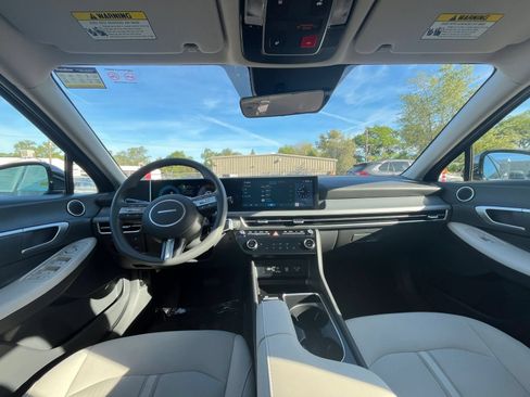 Used 2025 Hyundai Sonata SEL FWD image 33