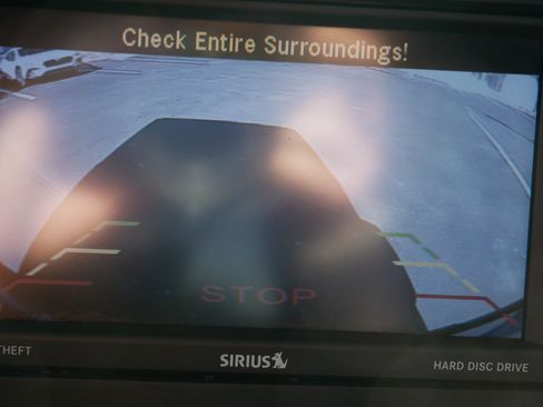 Used 2018 Jeep Wrangler Sahara w/ Connectivity Group image 27