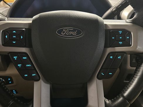Used 2019 Ford F250 Lariat w/ Lariat Ultimate Package AWD/4WD image 16
