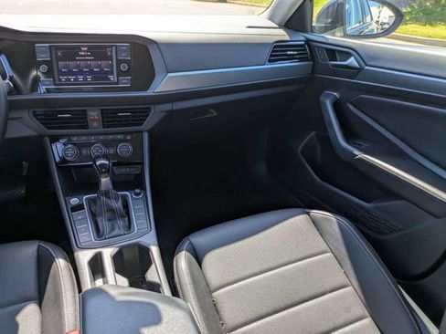 Certified 2024 Volkswagen Jetta SE FWD image 16
