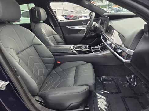 Certified 2023 BMW 740i RWD image 16