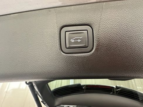 Certified 2025 Chevrolet Blazer RS w/ Enhanced Convenience Package image 17