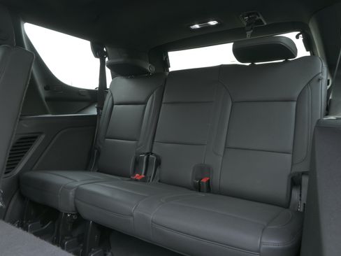 Used 2025 Chevrolet Tahoe LT RWD image 13