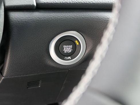 New 2026 Chrysler Pacifica Select FWD image 13