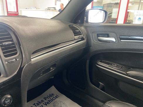 Used 2021 Chrysler 300 S image 34